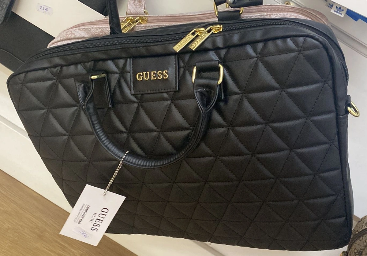 imagen de Maletín GUESS para portátil