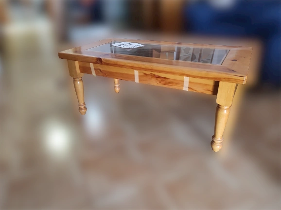 imagen de Mesa auxiliar de Pino con un cristal central