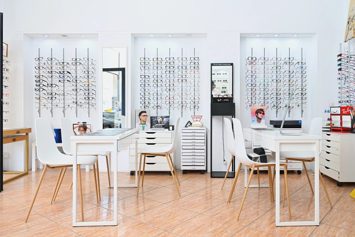 galeria de imágenes de MIOPTICA