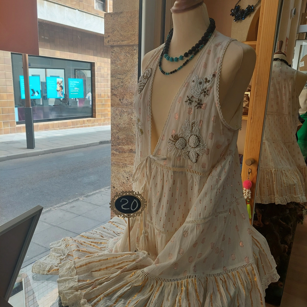 galeria de imágenes de BELLA,SS