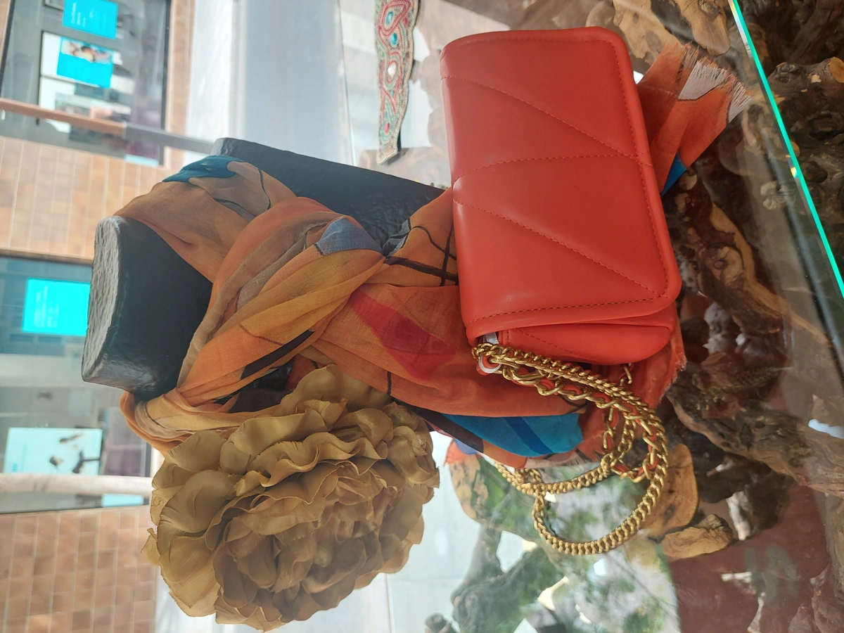 galeria de imágenes de BELLA,SS