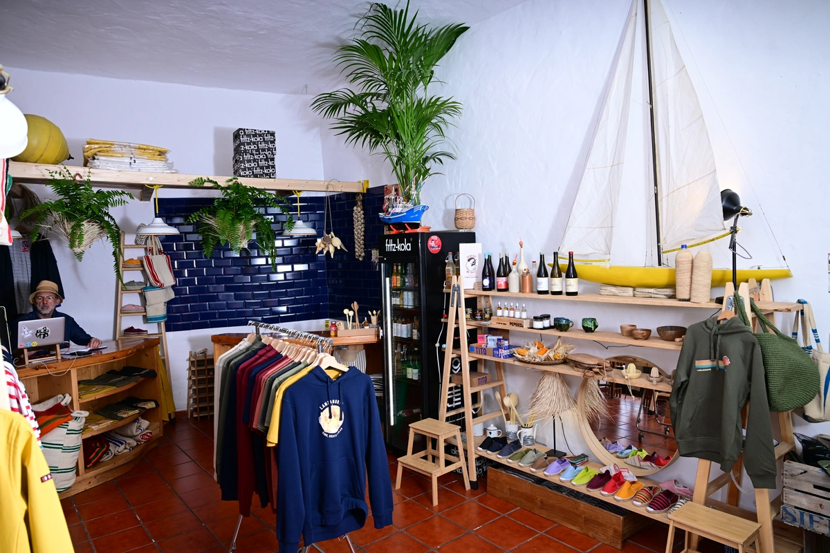 galeria de imágenes de SUA ULTRAMARINO