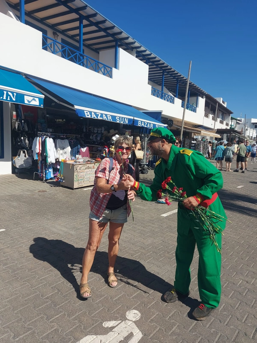 San Valentín - Zona comercial de Playa Blanca