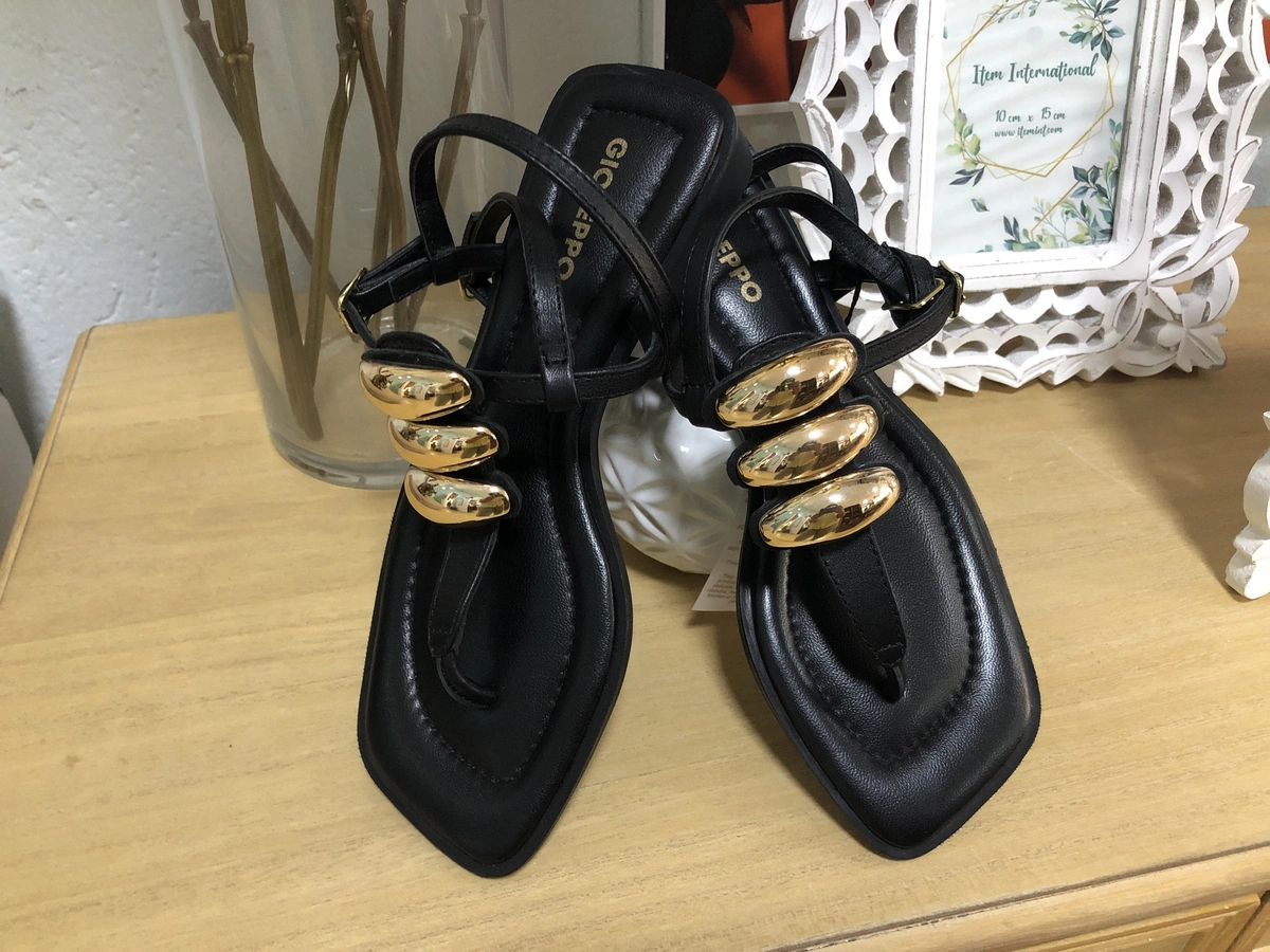 Imagen de: RESEBURG BLACK SANDALIA. 