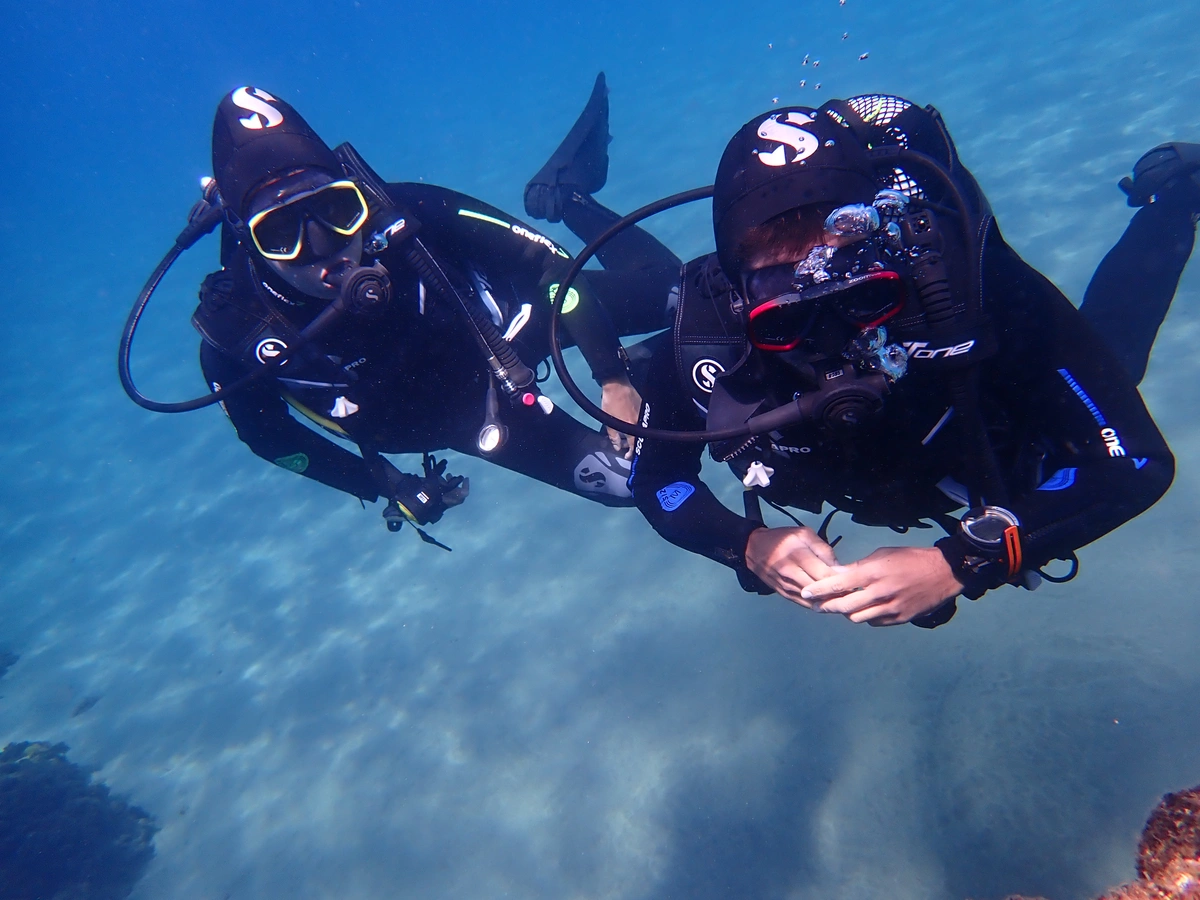 Imagen de: Bautizo de buceo en Playa Chica - No se requiere experiencia  